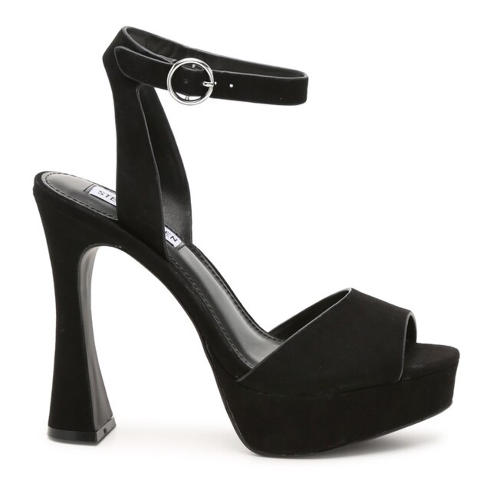 Steve Madden Chaka Platform Sandal 🖤